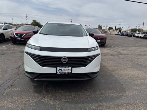 New 2025 Nissan Murano SV FWD image 2
