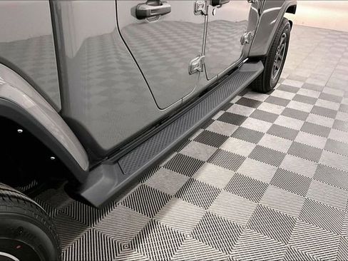 Used 2022 Jeep Gladiator Overland w/ Popular Equipment Package image 37