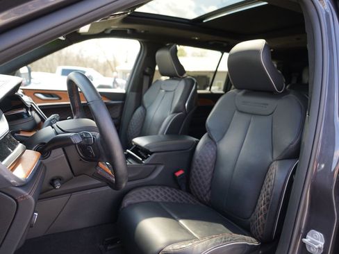 Used 2022 Jeep Grand Cherokee L Summit AWD/4WD image 12