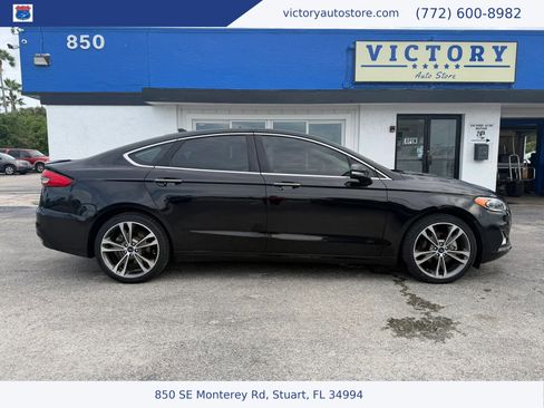 Used 2020 Ford Fusion Titanium AWD/4WD image 2