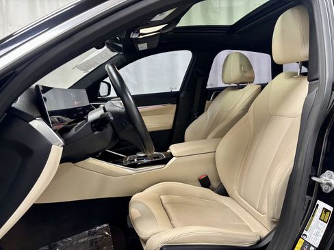 Used 2024 BMW i4 eDrive35 w/ Premium Package RWD image 17