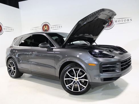 Used 2024 Porsche Cayenne image 37