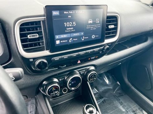 Used 2023 Hyundai Venue SEL image 23