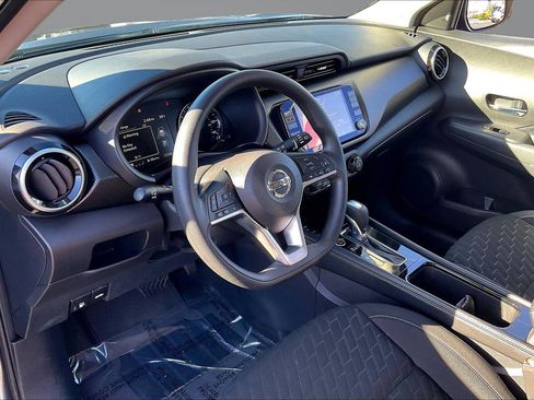 Used 2021 Nissan Kicks SV image 14