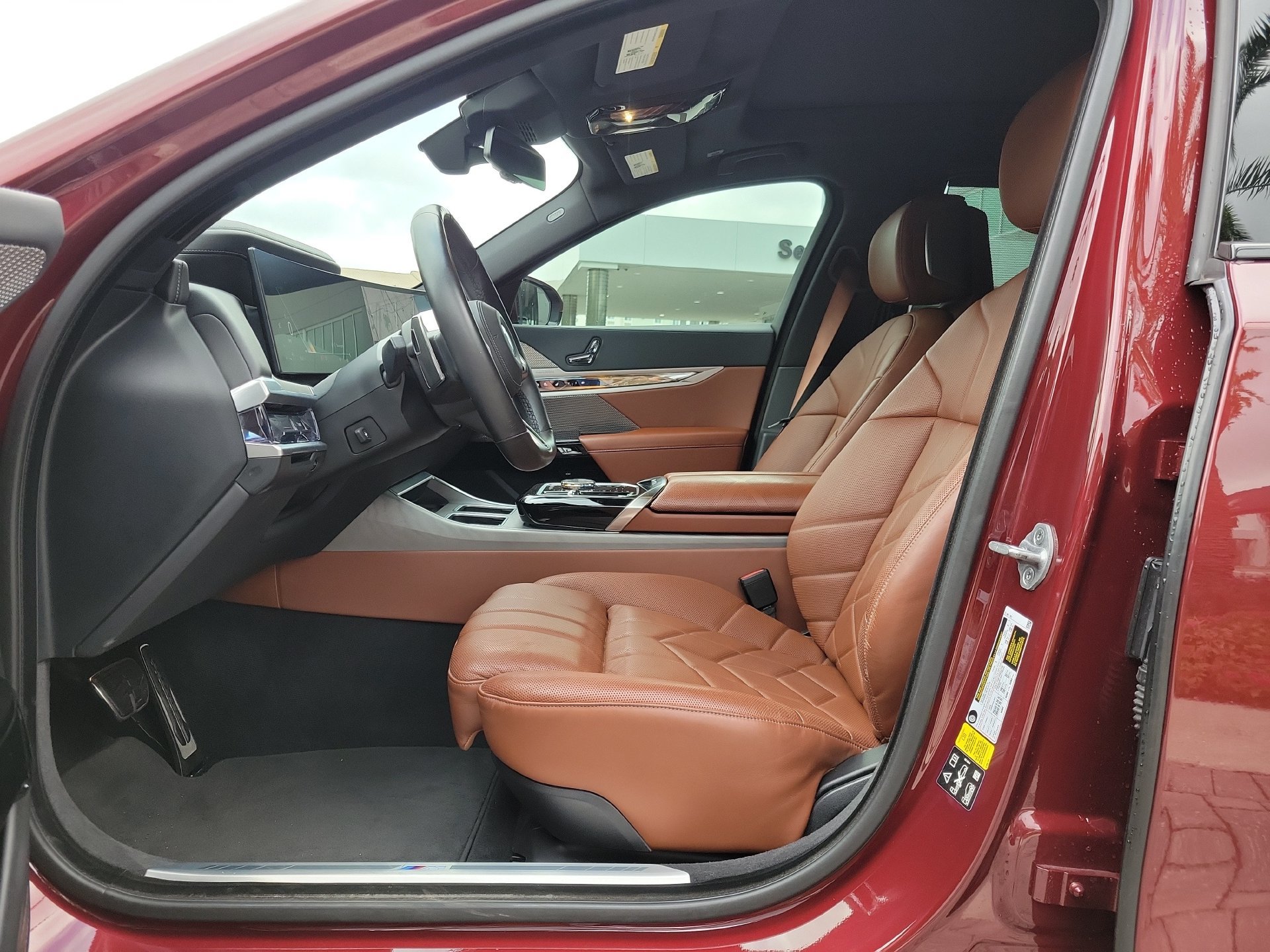 Used 2023 BMW 760i xDrive AWD/4WD image 30