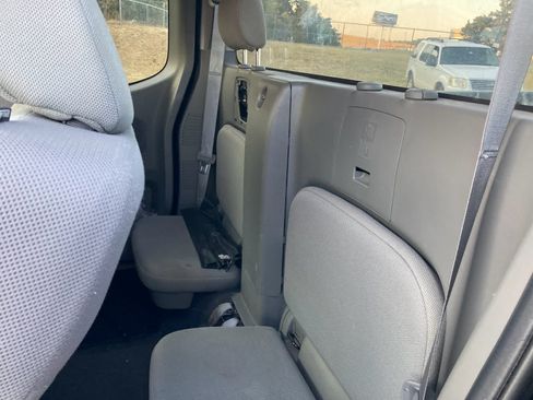 Used 2020 Nissan Frontier S RWD image 4