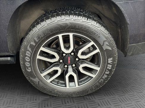 Certified 2022 GMC Yukon XL AT4 w/ AT4 Premium Package AWD/4WD image 27