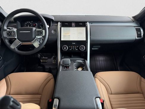 Certified 2025 Land Rover Discovery Dynamic SE AWD/4WD image 13
