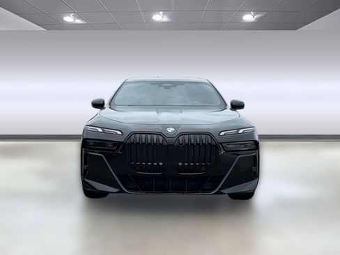 Certified 2023 BMW 740i w/ Parking Assistance Package RWD image 5