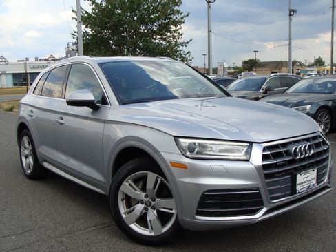 Used 2019 Audi Q5 2.0T Premium w/ Convenience Package image 1