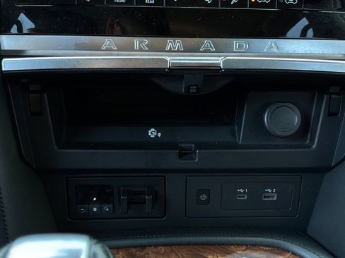 Used 2024 Nissan Armada SL RWD image 32