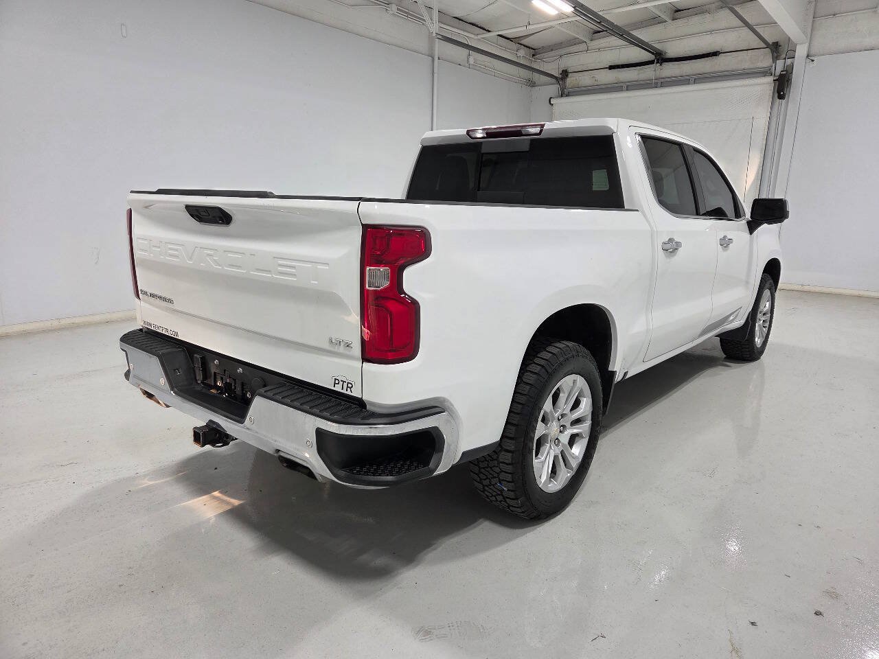 Used 2023 Chevrolet Silverado 1500 LTZ w/ LTZ Convenience Package II AWD/4WD image 10