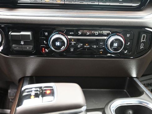 Used 2023 GMC Sierra 1500 SLT w/ SLT Premium Plus Package image 34