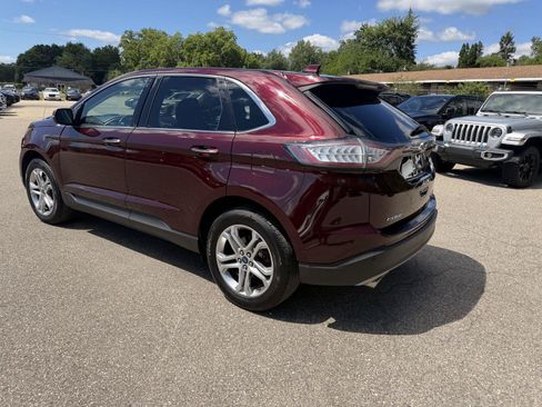 Used 2018 Ford Edge Titanium w/ Ford Safe & Smart Package AWD/4WD image 5