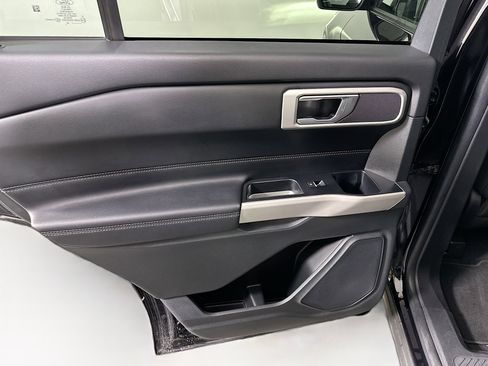 Used 2022 Ford Explorer XLT w/ Class IV Trailer Tow Package image 25