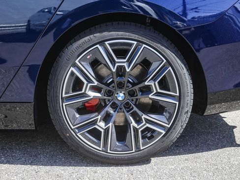 New 2026 BMW i5 eDrive40 w/ M Sport Package RWD image 8