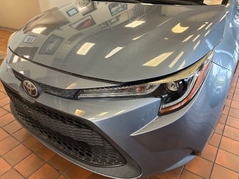 Used 2020 Toyota Corolla LE FWD image 8