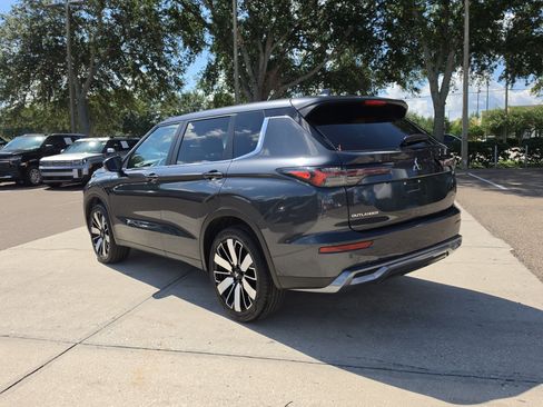 Used 2025 Mitsubishi Outlander SE FWD image 6