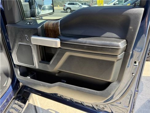 Used 2018 Ford F150 Lariat w/ Equipment Group 502A Luxury AWD/4WD image 33
