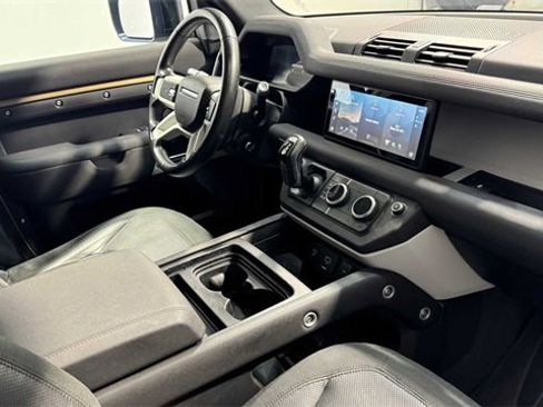 Used 2020 Land Rover Defender 110 SE image 14
