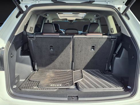 Used 2024 Volkswagen Atlas Peak Edition SE image 62