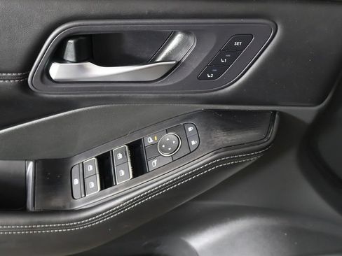 Used 2023 Nissan Rogue SL FWD image 33