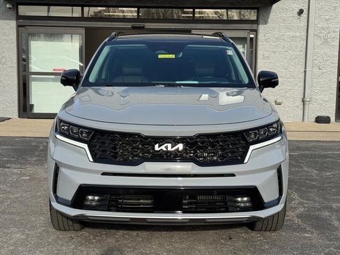 Used 2023 Kia Sorento SX image 3