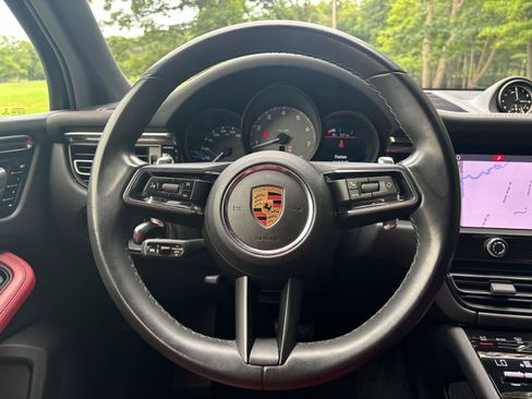 Used 2023 Porsche Macan S AWD/4WD image 39