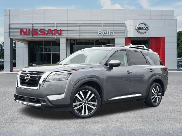 Certified 2025 Nissan Pathfinder Platinum w/ Cargo Package FWD image 1