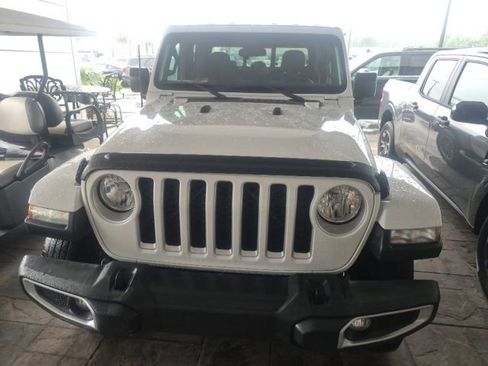 Used 2021 Jeep Gladiator Overland w/ Trailer Tow Package AWD/4WD image 8