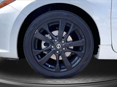 Used 2018 Nissan Altima 2.5 SR w/ SR Midnight Edition FWD image 9