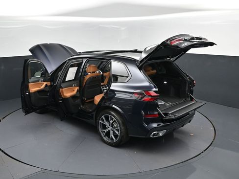 New 2026 BMW X5 xDrive40i w/ M Sport Package image 2
