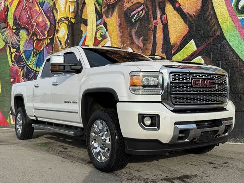 Used 2018 GMC Sierra 2500 Denali w/ Duramax Plus Package image 1