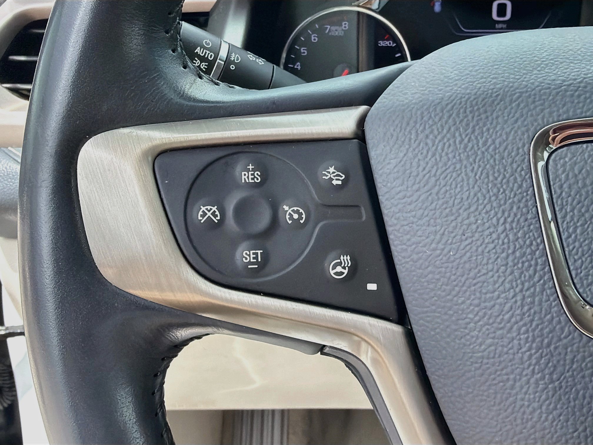 Used 2022 GMC Acadia Denali w/ Denali Ultimate Package FWD image 38