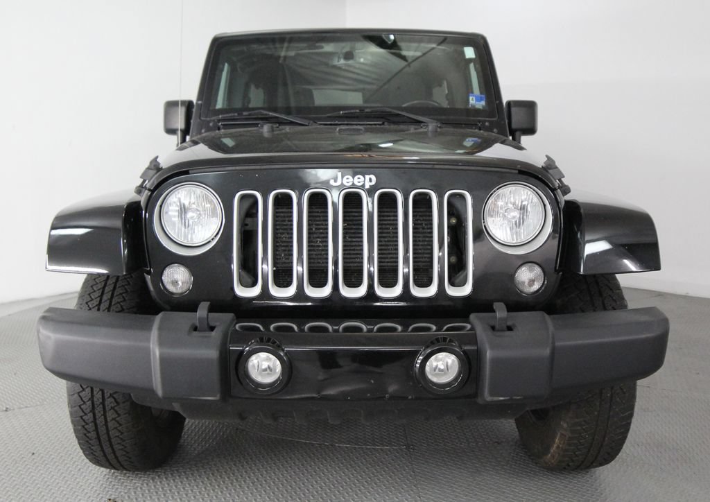 Used 2018 Jeep Wrangler Unlimited Sahara AWD/4WD image 2