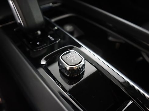 Used 2023 Volvo XC60 B5 Plus w/ Climate Package image 44