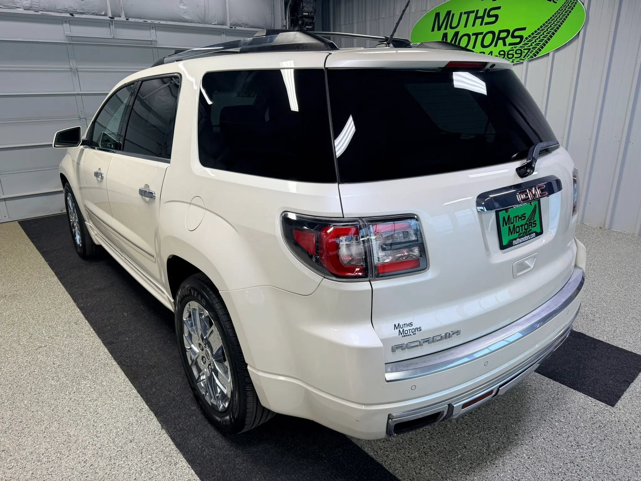 Used 2013 GMC Acadia Denali FWD image 4