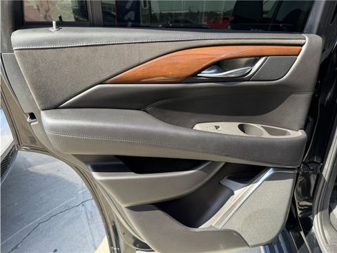 Used 2017 Cadillac Escalade Premium Luxury RWD image 20