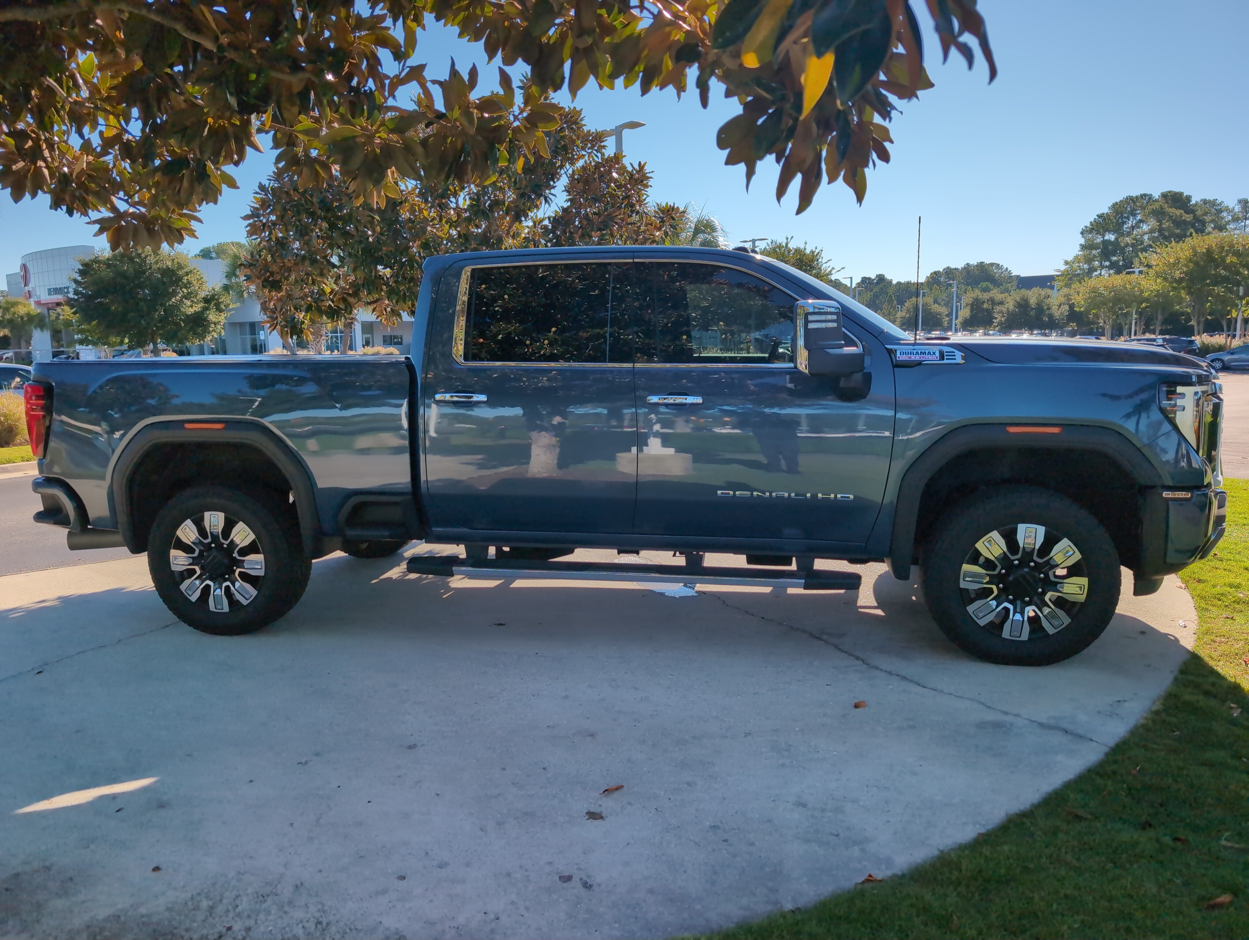 Used 2025 GMC Sierra 3500 Denali w/ Denali Reserve Package AWD/4WD image 11