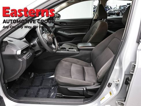 Used 2023 Nissan Altima 2.5 S FWD image 13