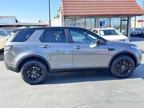 Used 2018 Land Rover Discovery Sport SE AWD/4WD image 7