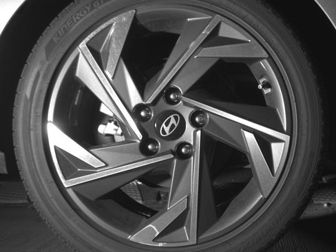 Used 2025 Hyundai Elantra Limited image 15