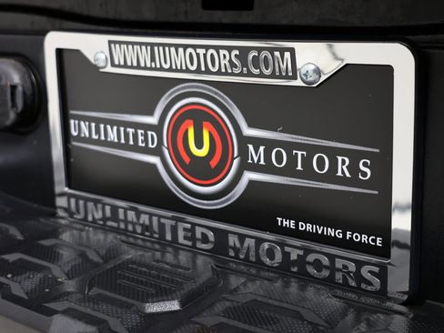 Used 2017 Toyota Tacoma SR image 16