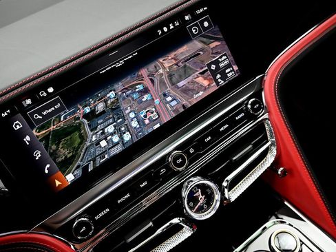 New 2025 Bentley Flying Spur Plug-In Hybrid AWD/4WD image 16