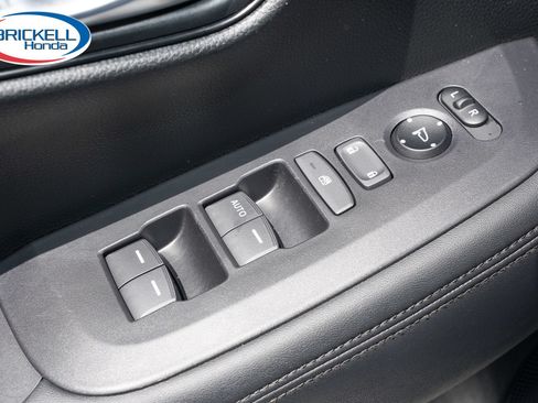 Certified 2023 Honda HR-V LX image 27