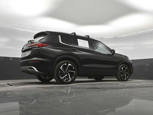 Used 2023 Mitsubishi Outlander SEL AWD/4WD image 38