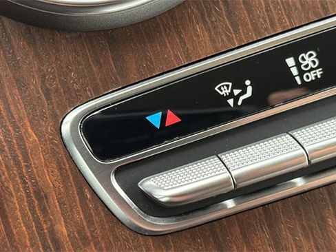 Used 2022 Mercedes-Benz GLC 300 image 29