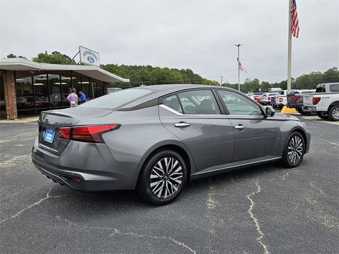 Used 2023 Nissan Altima 2.5 SV image 13