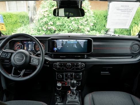 Used 2024 Jeep Gladiator Rubicon w/ Convenience Group image 26