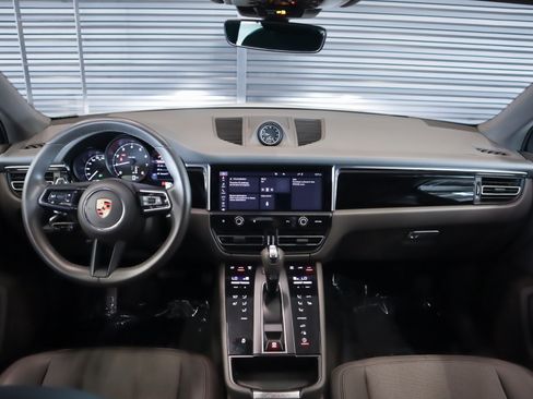 Certified 2024 Porsche Macan AWD/4WD image 14